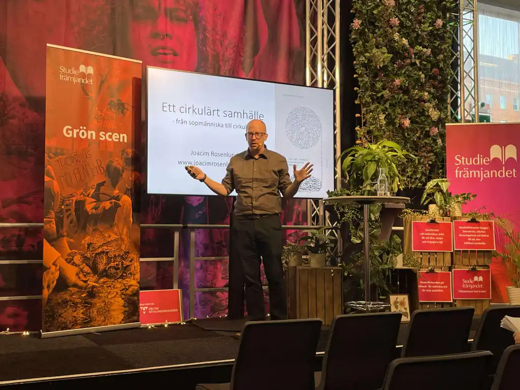 Joacim Rosenlund under föreläsning